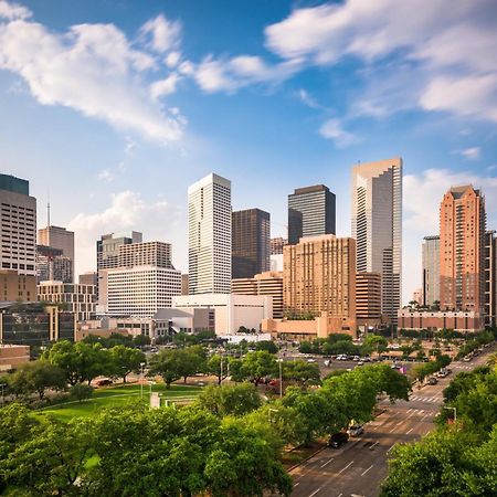 Urban Oasis Your Perfect Getaway In The Heart Of Downtown! Appartement Houston Buitenkant foto
