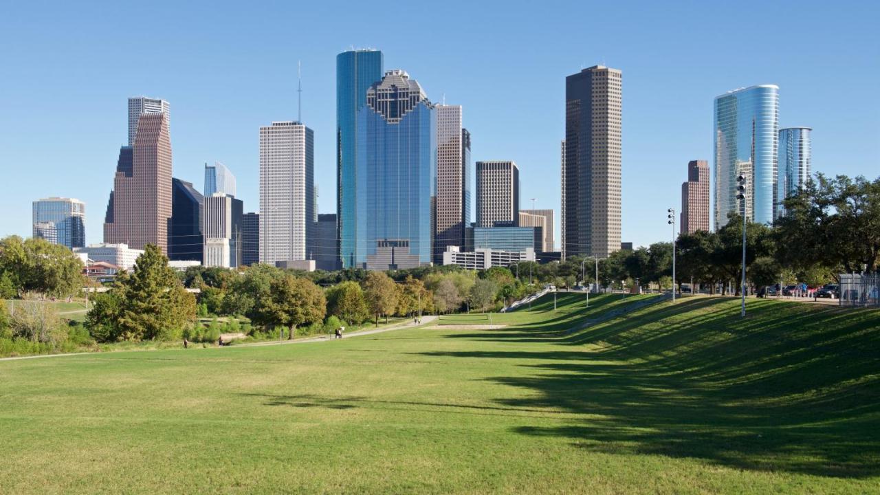 Urban Oasis Your Perfect Getaway In The Heart Of Downtown! Appartement Houston Buitenkant foto